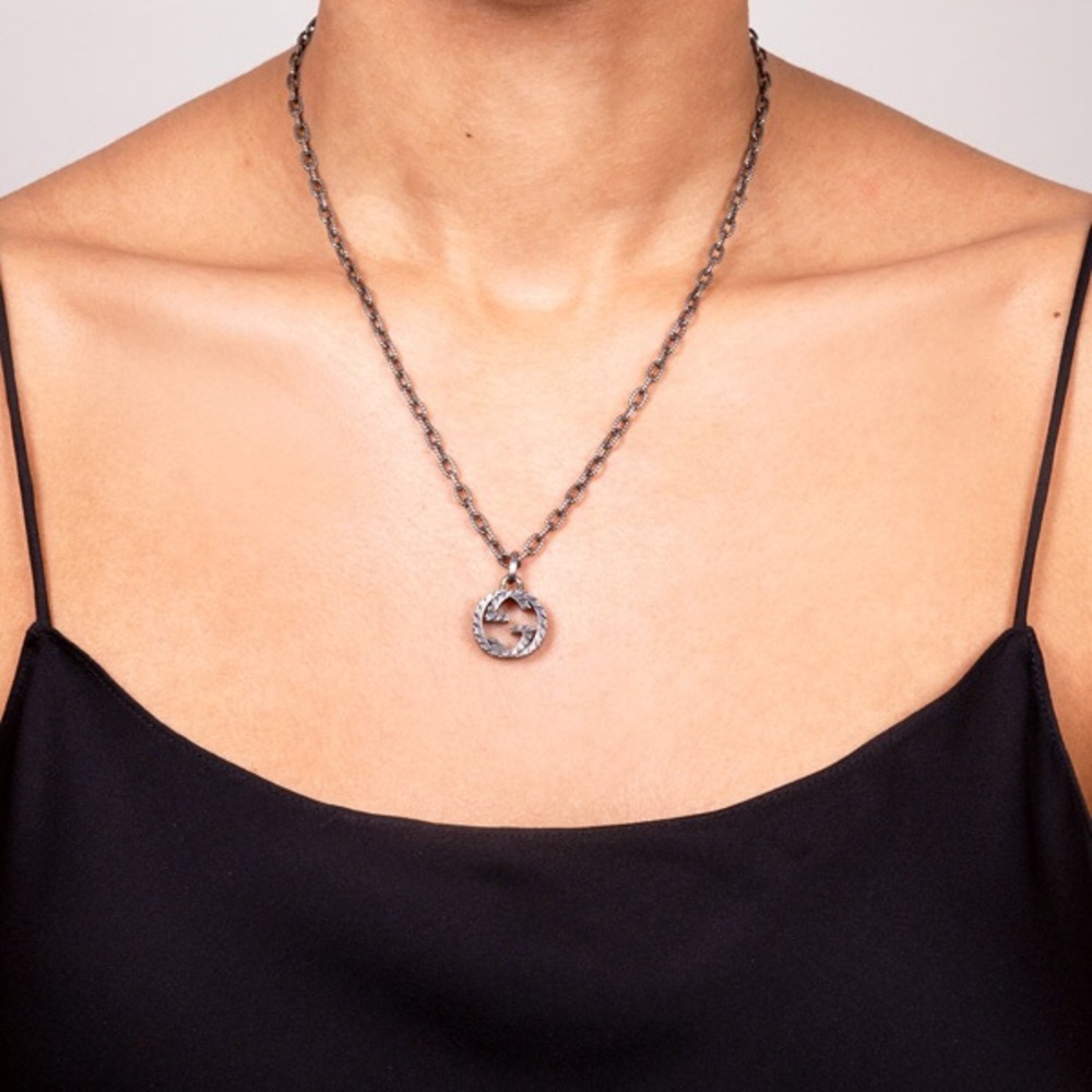 Interlocking G pendant necklace